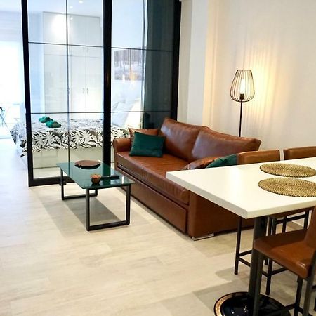 Industrial Style Studio In Афіни Екстер'єр фото
